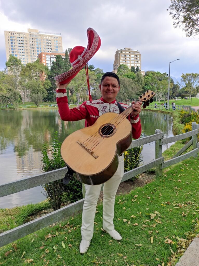 Guitarronero del mariachi